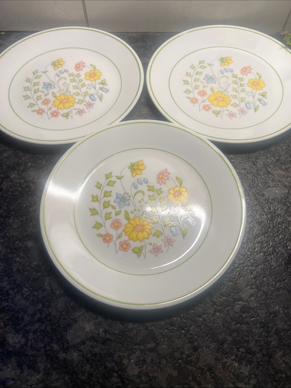 Vintage Corelle RETIRED SPRING MEADOW-  8.5” salad/dessert plate. Yellow floral